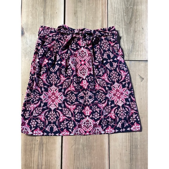Francesca's Birdcage Label Navy/Pink Skirt. Bow tie on Front. Size Small - Picture 1 of 4